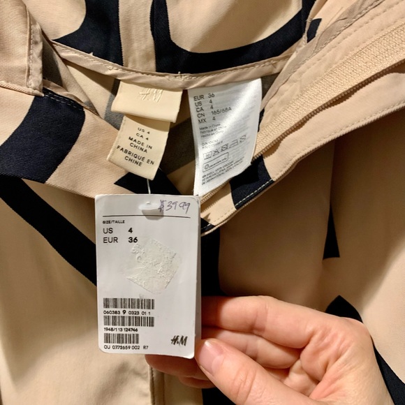 H&M Viscose Twill Shorts - Picture 7 of 8